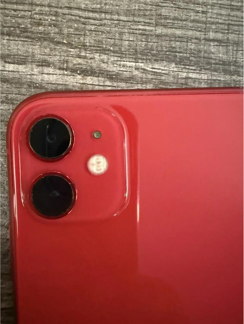 Apple iPhone 11 Product Red broken